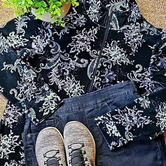 Basic Editions Zip Up - Picture 2 of 15